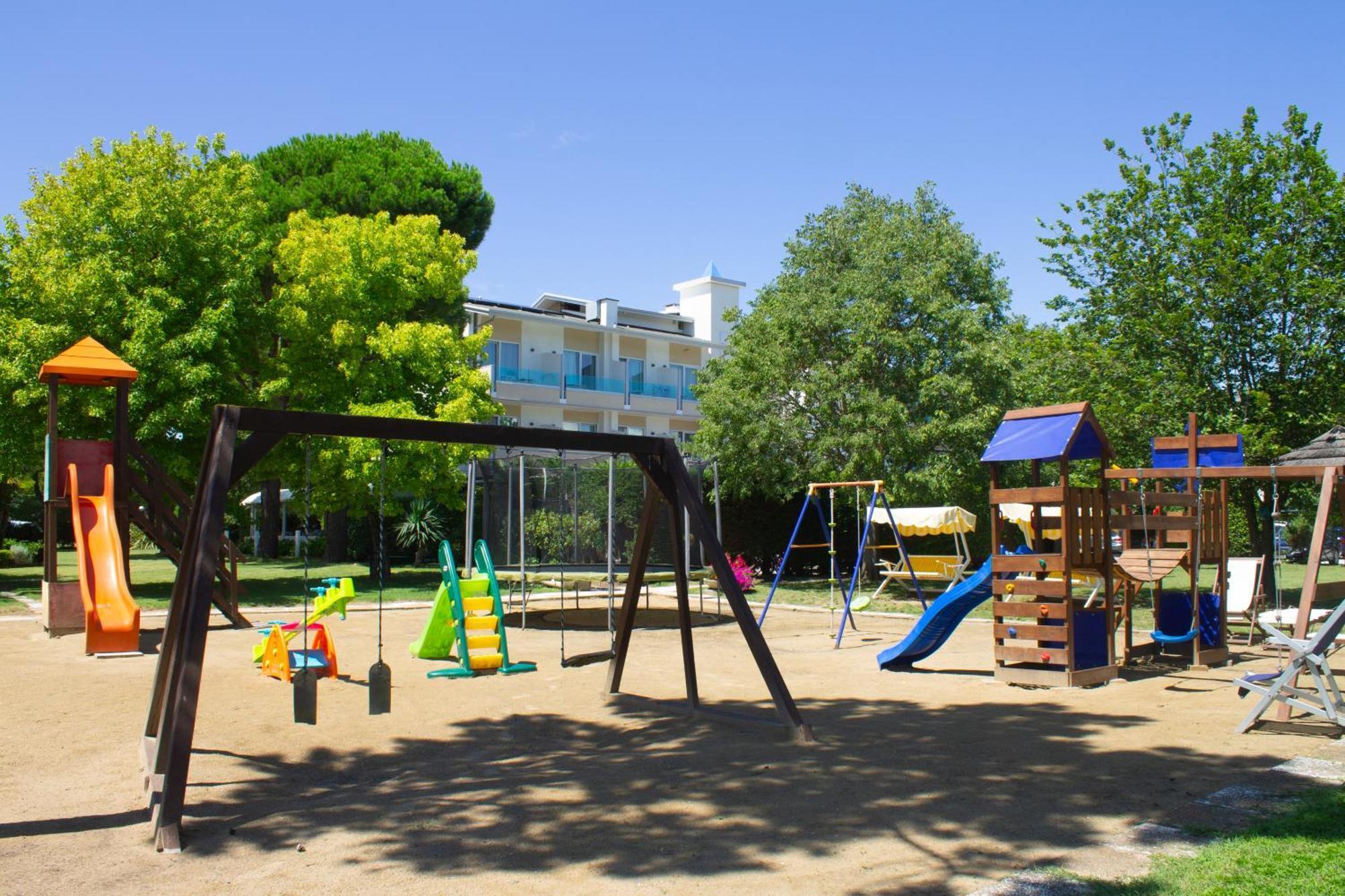 Hotel Hiki 3 Superior Bibione Eksteriør bilde